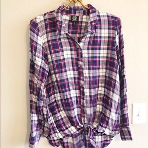 Bobeau Plaid Tie Front Top